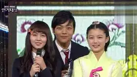 中字170620拥抱太阳的月亮尹宝镜儿役金所炫饰杀青拍摄现场花絮
