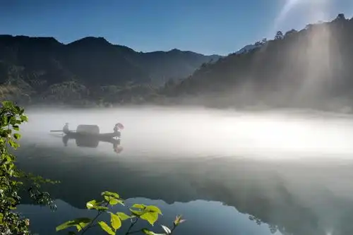 笑傲江湖冲盈恋之三当令狐冲更多地顾及任盈盈的感受,发生了什么变化
