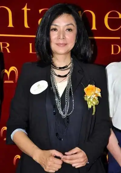 周润发与刘德华爱过的陈玉莲,不再寄望爱情,61岁怎么样了
