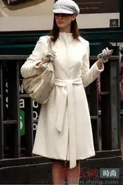 看职场时尚剧女主角办公室穿衣
