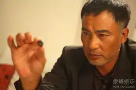 任达华变港版福尔摩斯大追捕扮白头神探