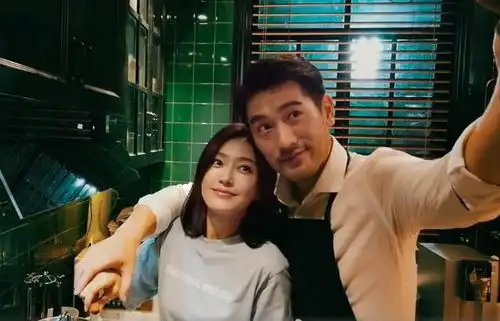 杨幂问秦岚能给我免费客串拍戏吗九字回复全场笑翻