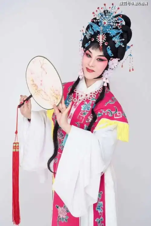 牢记师训多学艺心无旁骛为传承记越调大师申凤梅关门弟子小凤梅