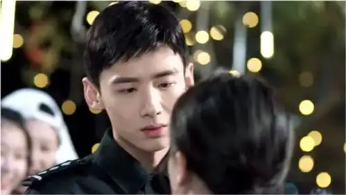 你是我的城池营垒英雄难过美人关与米佧对视邢克垒心跳加速,是心动的节奏
