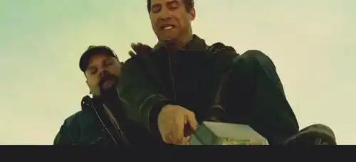 雷神第一次出现真的在钢铁侠2的彩蛋里雷神我没骗你
