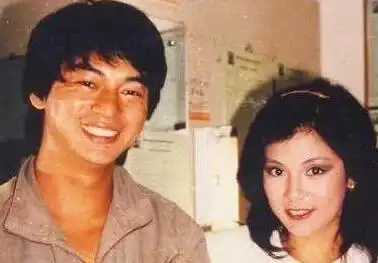 二人同演射雕英雄传走红,今一人成名医,一人因减肥过度去世
