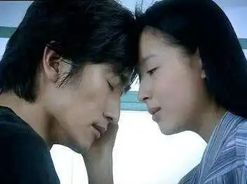 天若有情里相差18岁的禁忌恋,董洁16年前的这部剧很刺激
