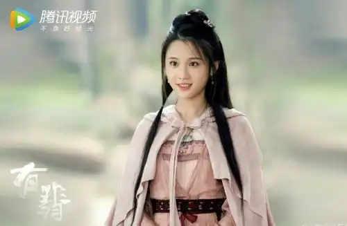 有翡定档12月24日,网友评论预告片赵丽颖像王一博的姐姐
