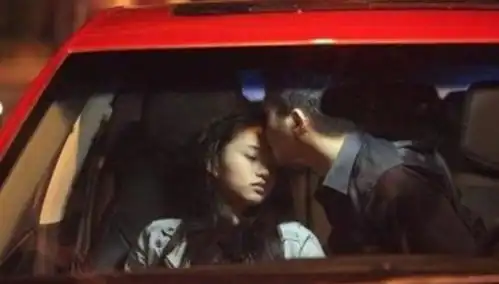 眉山这个投诉太奇葩了,凌晨叫别人给他送钥匙,10块钱都嫌贵
