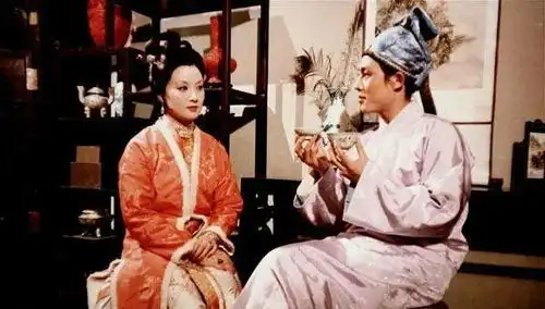 王熙凤淘神费力,结果还不如平儿,看判冤狱平儿情权就懂了