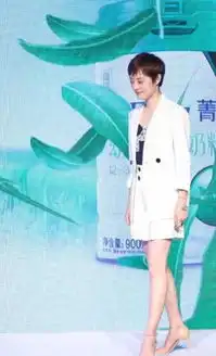 孙俪终于换造型,西装配短裤减龄更优雅,短发造型减龄10岁不止