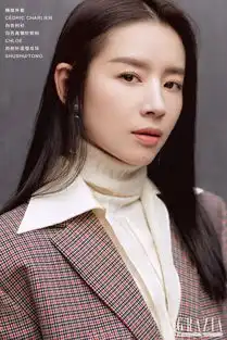 董洁简约造型拍大片,清冷好气质百变造型演绎深秋气质穿搭