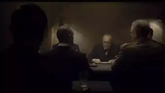 至暗时刻除了丘吉尔本尊,应该没有人能饰演得更好了
