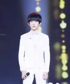 帅照好任性易烊千玺简直西装小王子