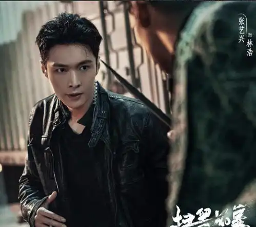 张艺兴和王一博新剧均杀青,同是警察造型,王一博明显更为真实