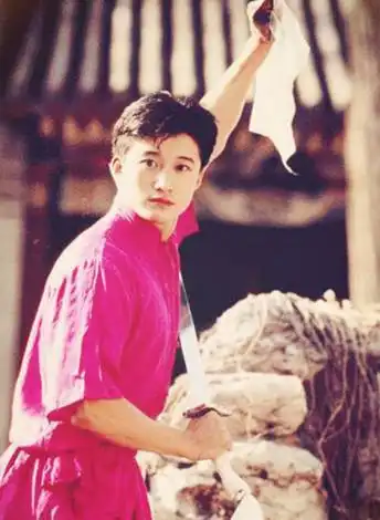 战狼2我们并没有活在和平年代,我们只是活在一个和平的国家
