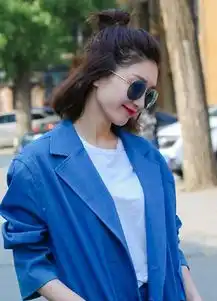 江疏影去给英国首相当翻译,这个小仙女除了英语好,还是个红唇高手
