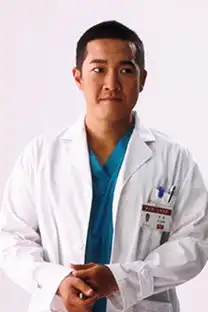 急诊科医生拍摄中张博宇借角色传播正能量