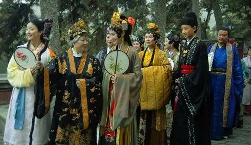 重人伦,尊宗祖红楼梦的取名是怎样体现伦理教化功能的