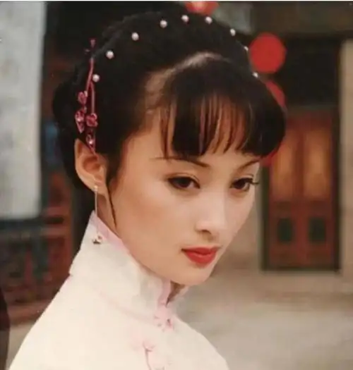 蒋勤勤23岁旗袍照曝光,此女只应天上有人间再难觅的神仙颜值
