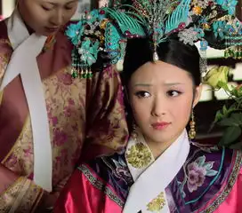 甄嬛传颂芝打翻皇后的牡丹卷,都是华妃授意的,你看懂了吗
