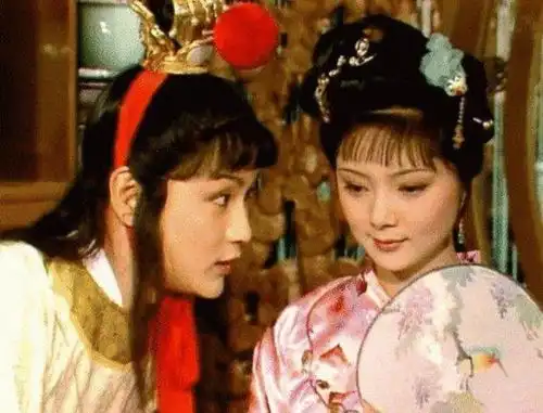 探春用二十两银子,便将袭人的真实身份公之于众
