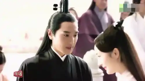 三生三世萌娃阿离知道娘亲就要嫁给父君,乐坏了