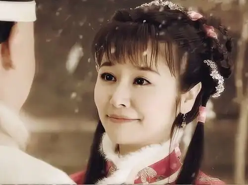 林心如早年剧照,古典造型清纯不失优雅,网友满满的回忆