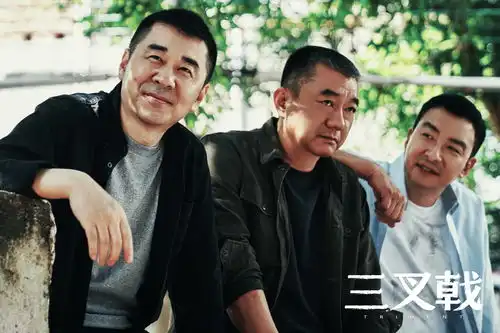 吕铮硬汉警察与文艺青年结伴而生文艺青年的101种生活方式no.17
