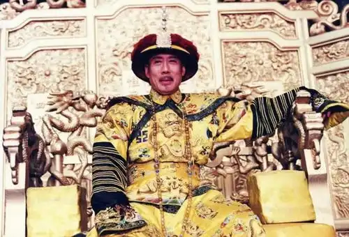 一脸太监相别演皇帝什么是霸气侧漏的天潢贵胄还得看这4位
