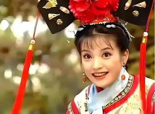 回顾赵薇母亲魏启颖儿媳妇卷走5亿女儿遭彻底封杀,丈夫也去世