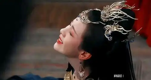 长月烬明开播大爆,躲过叶冰裳大婚造型,没逃开官方新剧照
