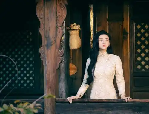 娜扎新剧十二谭海报公开,旗袍被吐槽太丑,质感不如司藤