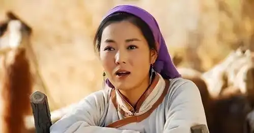 最土演员王茜华45岁高龄为小丈夫生儿子,成一生最正确决定
