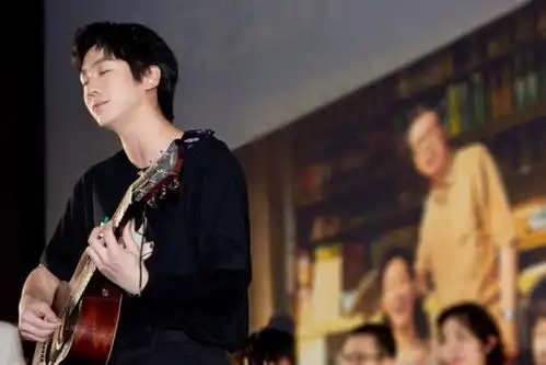 电影忠犬八公全国公映白举纲与八筒诠释温情感动
