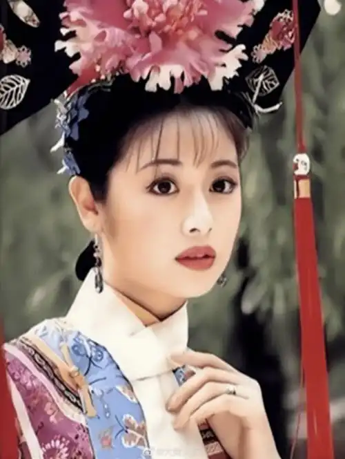 频传与霍建华不和,林心如晒聚会照心情好,戴清宫头饰梦回夏紫薇