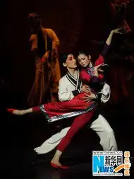 大红灯笼点燃旗袍芭蕾时隔五年再登大剧院