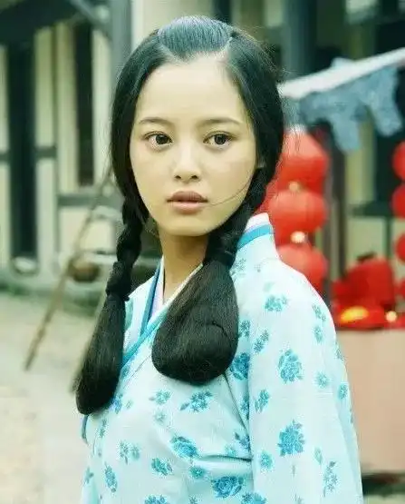 她是靳东的初恋,演技不输江疏影,性感更胜舒淇