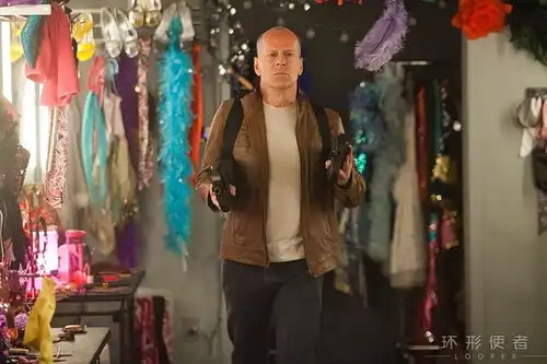 环形使者终极海报亮相海量剧照曝光
