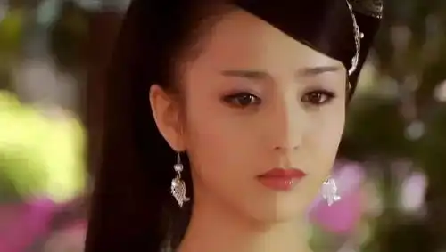 斗破苍穹中的她的古装照被嘲只能活在精修里