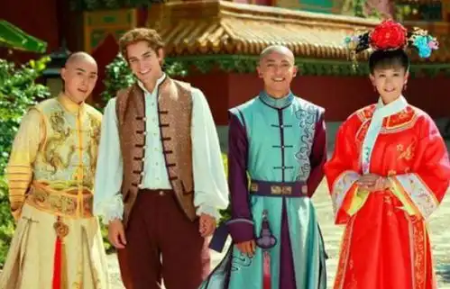 新还珠格格中的五阿哥,曾红极一时,如今却在卖烧烤