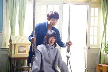 陈燃朴施厚携手香气时尚版闻香识女人