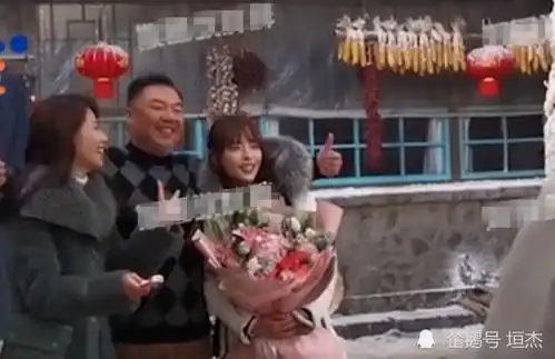 刘涛张嘉倪新戏杀青,当众亲吻,互抹蛋糕