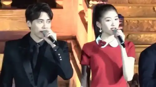 李易峰与关晓彤罕见同台,双方在气质这一块都是拿捏的死死的,气场太强了
