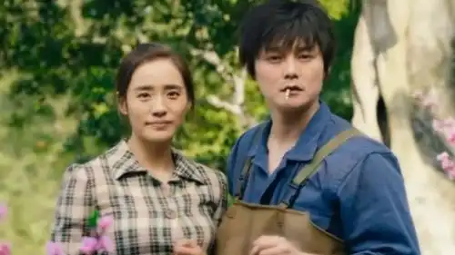 还记得夏洛特烦恼中的袁华和秋雅吗这次他们终于在一起了
