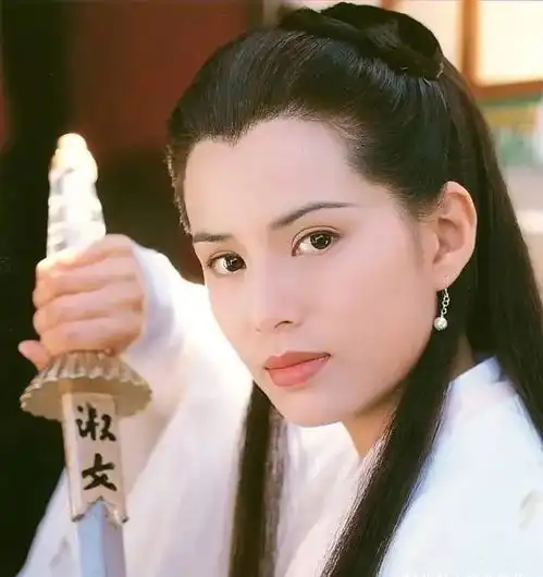 各版小龙女对比,刘亦菲仙气,方文芳柔美,金庸最认可她
