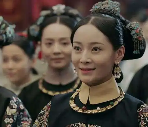 庆功宴女主未ps照曝光,纯妃的苹果肌都比不过她的法令纹