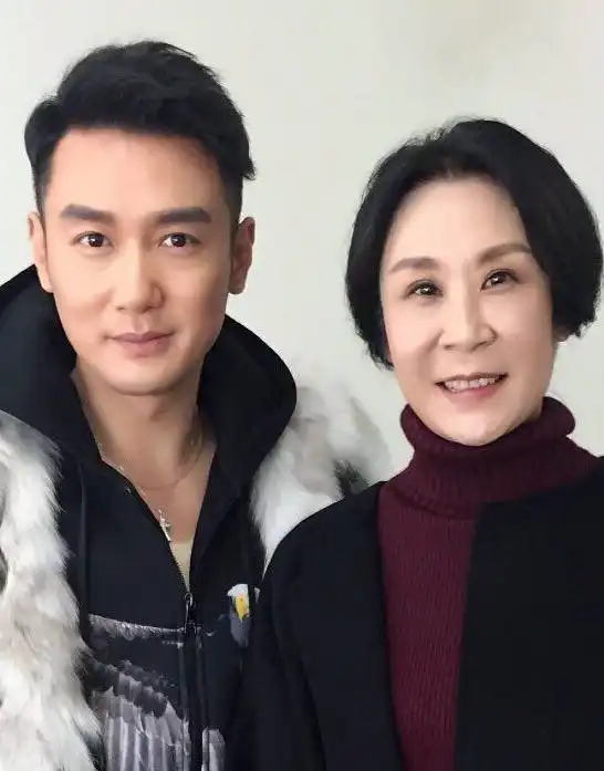 从歌后沦为配角,出国留学再婚生子的苏小明,后悔了吗