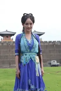 细数杨幂红透半边天的背后,首次回应整容历程
