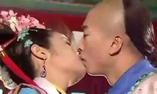 时隔20多年,尔康手撕紫薇大战开始了